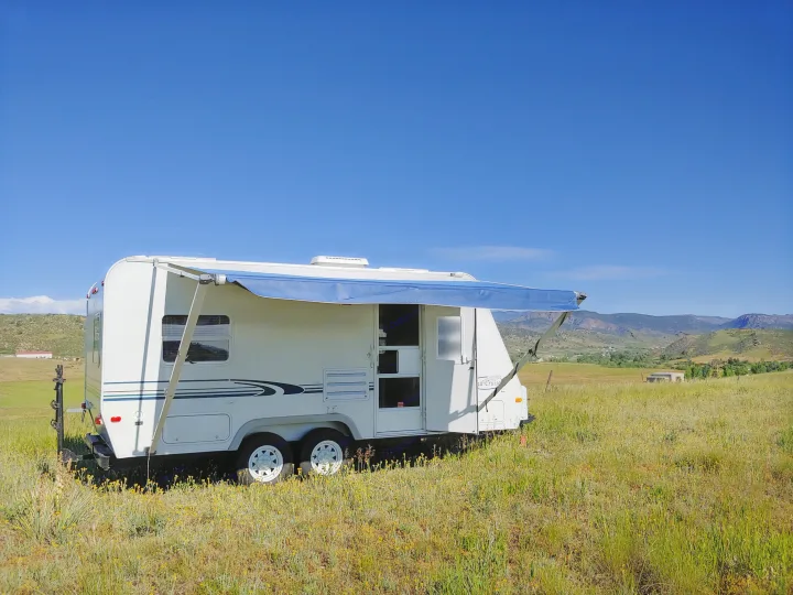 The Awning is attached so deployment is incredibly easy.  Attached bike rack if you need it.. R-Vision Trail-Cruiser 19rdb 2003