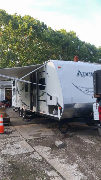 Coachmen Apex 2013