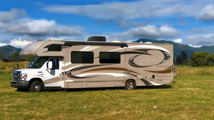 Oregon. Thor Motor Coach Four Winds 2014