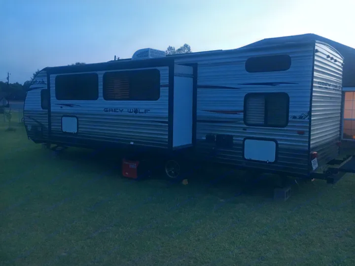 Forest River Cherokee Grey Wolf 2015