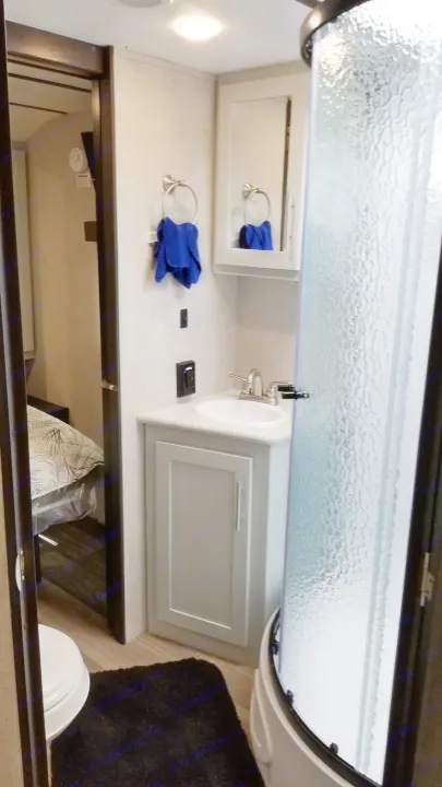 Full bath viewing from living area entrance.. Keystone Bullet 2020