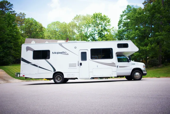 Thor Motor Coach Four Winds Majestic 2009