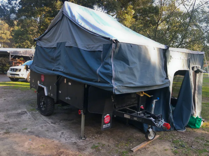 Two birth camper trailer with annex. Custom spirit 2019