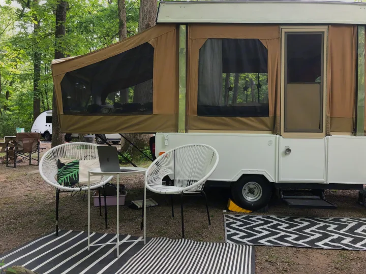 Camp like Grandma did but as if Grandma had a Boho vibe. . Starcraft Meteor 1988