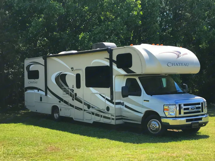 Thor Motor Coach Chateau 2015