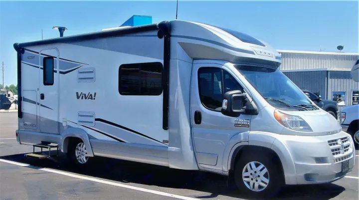 Winnebago Itasca Sunova 2014