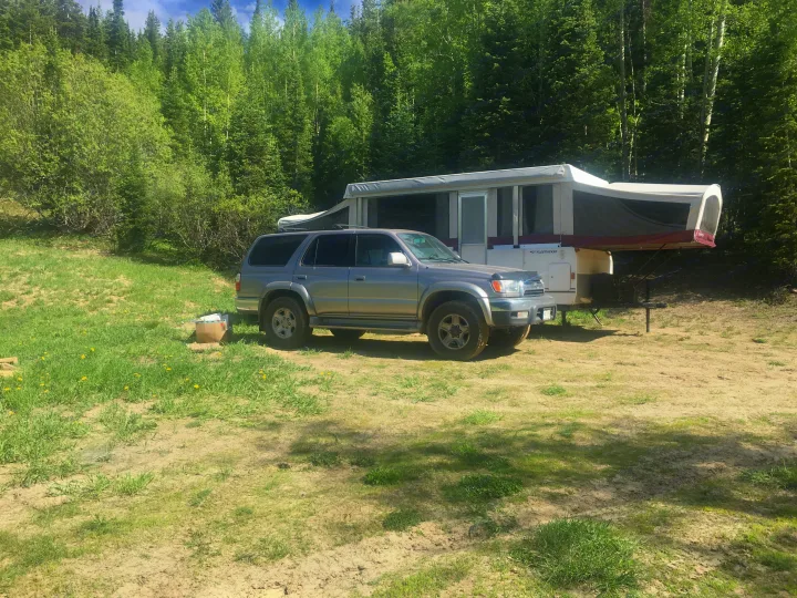 Immaculate, easy to set up pop-up trailer that's perfect for both weekend escapes or long-term adventures. . Fleetwood Sequoia 2007