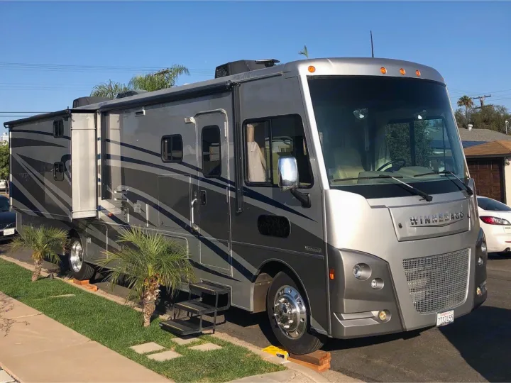 bunk slide out. Winnebago Vista 2016