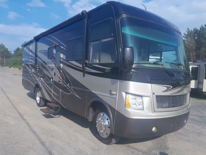 Beautiful Motorhome. Thor Motor Coach Challenger 2011