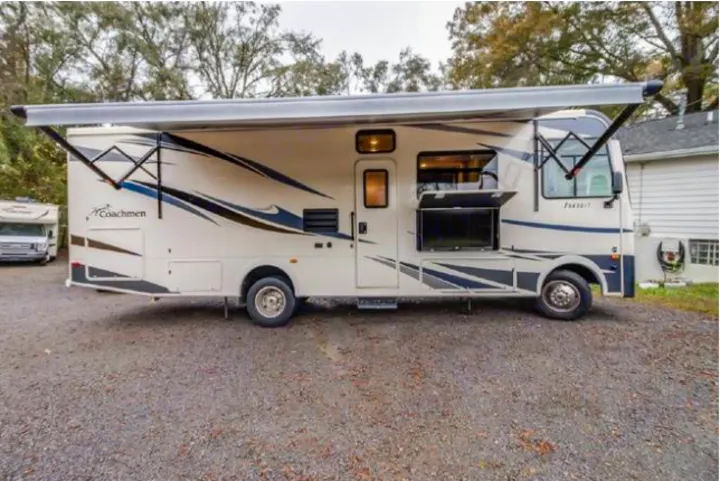 Coachmen Pursuit 2019