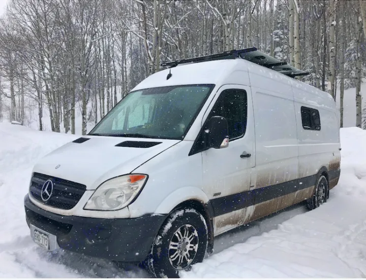 2-WD in the snow.. Mercedes-Benz sprinter 2013