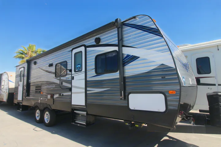 28 ft Keystone Springdale Travel Trailer.. Keystone Springdale 2017
