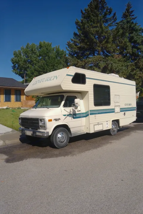 Small but a beast on the highway with a lot of power. Gmc Other 1995