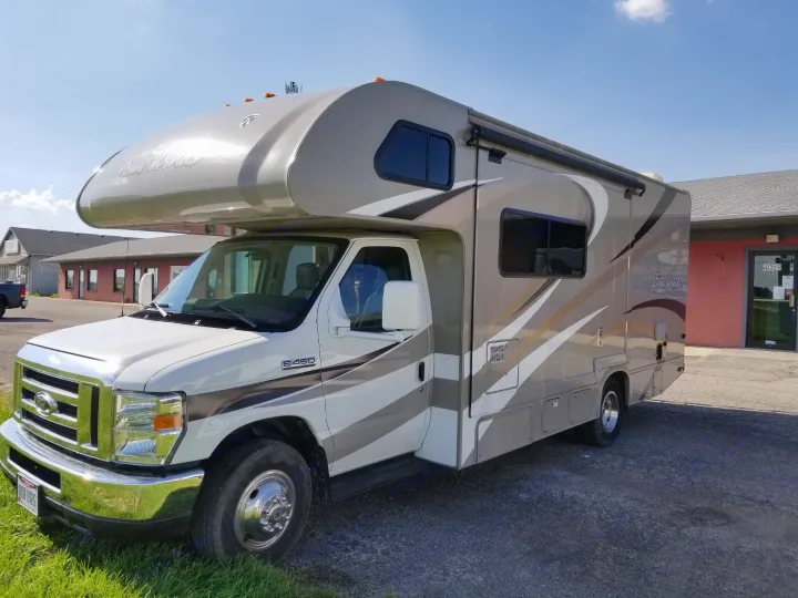 Thor Motor Coach Four Winds 2016