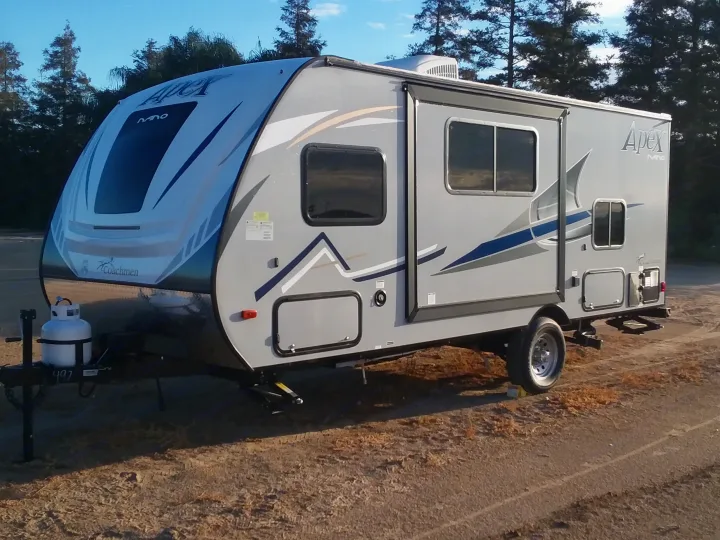 Coachmen Apex 2019