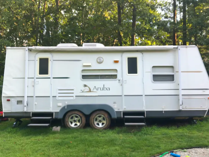 Perfect sized camper for single or double sites. (Although we always love a double site!) . Starcraft Aruba 2003