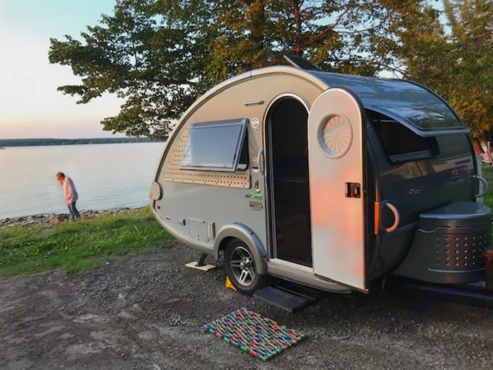 Small but mighty - this beautifully built T@B 320-S weighs less than 2000 lbs and is tow-able by most vehicles.  It is easy to manage and has everything you will need for an enjoyable camping experience.. Pleasant Valley T@B 320 S 2019