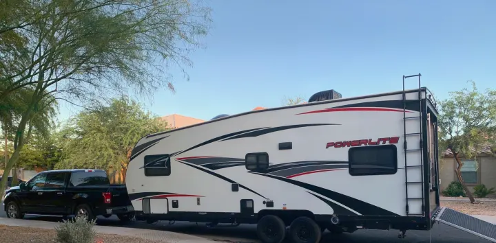 Pacific Coachworks Powerlite 2018