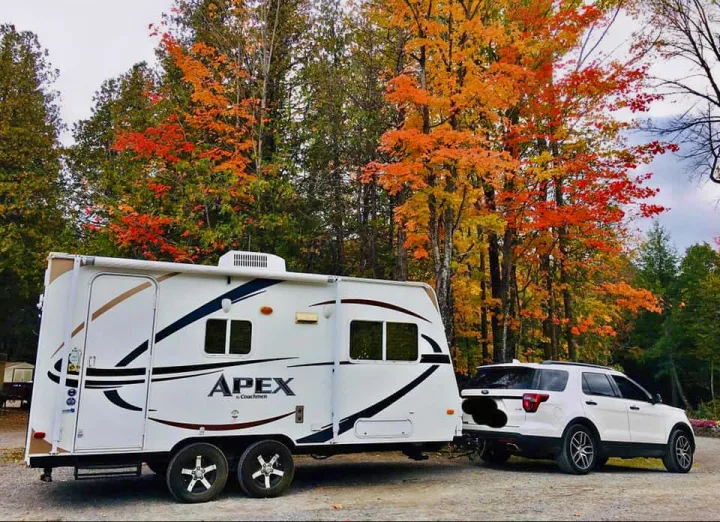 Coachmen Apex 2011