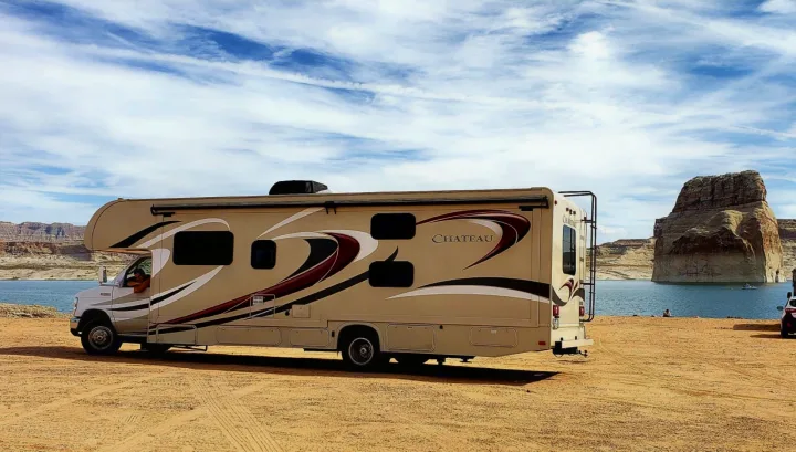 Pic taken in 2019 of outside of Rv. Currently the outside has sun damage. 
Not a big deal, as we rent this RV out in AZ. So this can be very common. . Thor Chateau 2017