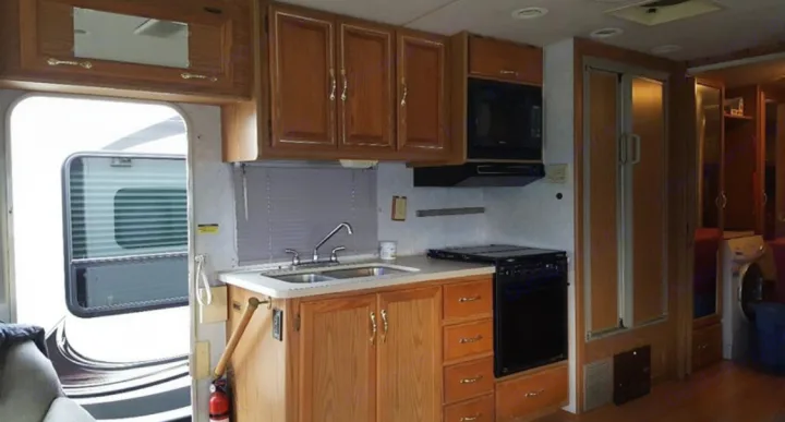 Winnebago Adventurer 1996