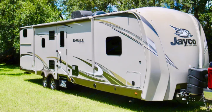 Exterior with slides in. Jayco Eagle 2019