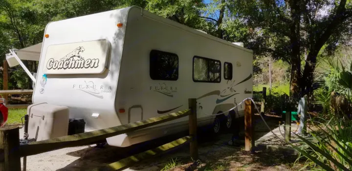 Coachmen Futura 2000