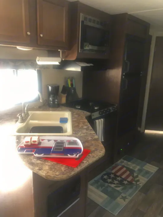 Fully stocked kitchen! . Keystone Hideout 2017