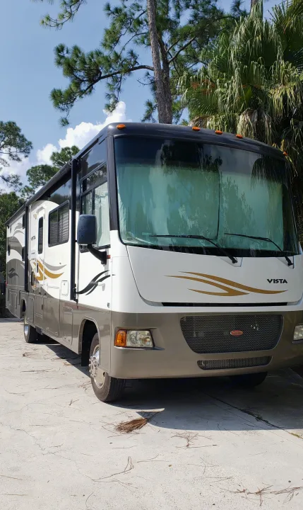 Winnebago Vista 2010