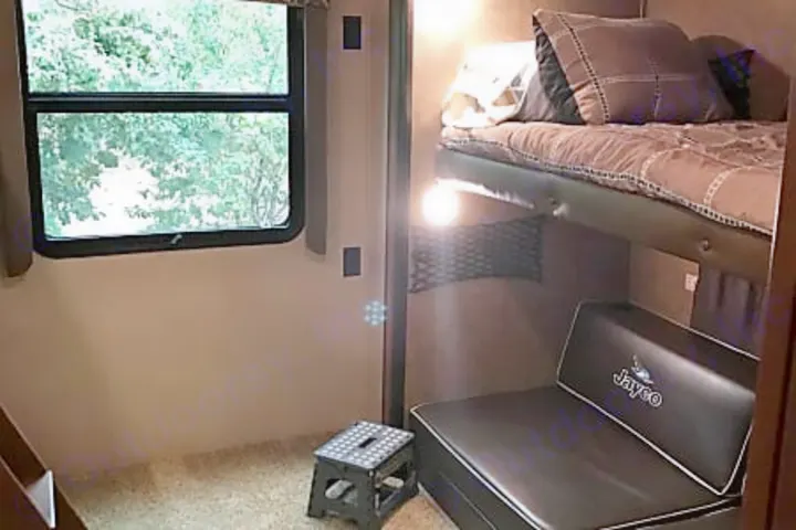 Jayco Jay Flight Travel Trailer 32BHDS 2016