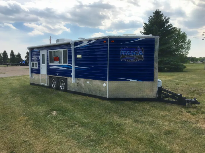 Hydro lift. Ice Castle Fish Houses Rv Edition Standard 2018