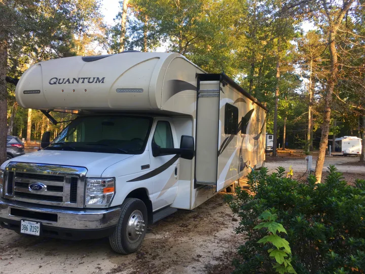 Beautiful pine forest to enjoy this pristine Thor Quatum. Thor Motor Coach quatum 2016