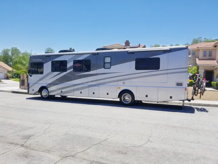 Fleetwood Expedition 2006