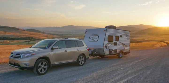 Teensy is easy to tow at only about 2,800 lbs. . Coachmen Clipper 2015
