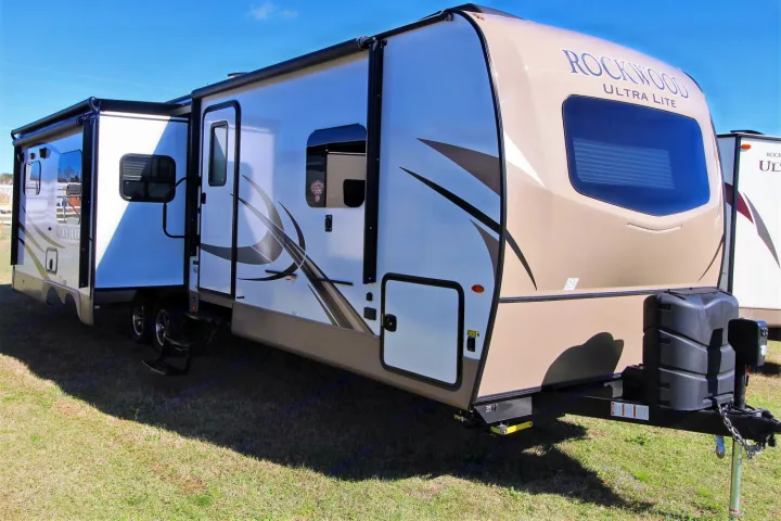 Forest River Rockwood Ultra Lite 2018