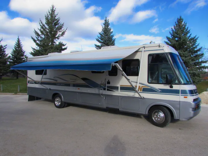 Winnebago Adventurer 1996