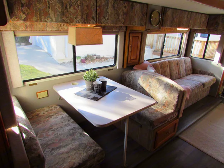Winnebago Adventurer 1996