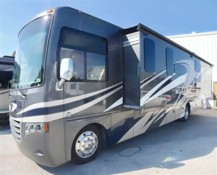 Thor Motor Coach Miramar 2017