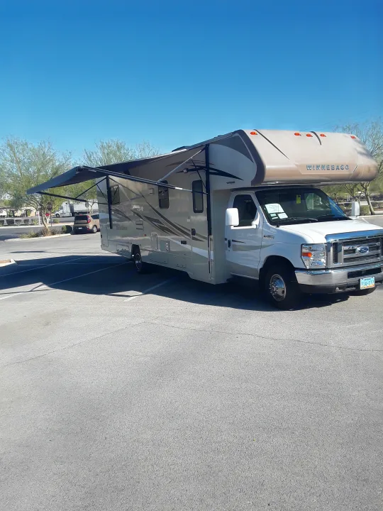 2017- 31 Foot Minnie Winnie Winnebago  with awning open. Winnebago Minnie Winnie 2017