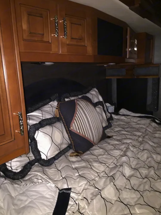 Head of king sized bed. . Fleetwood Discovery 2014