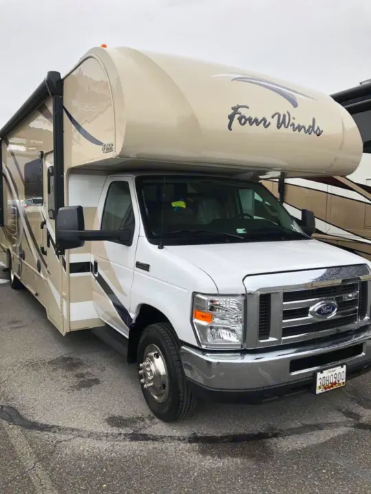Thor Motor Coach Four Winds 2017
