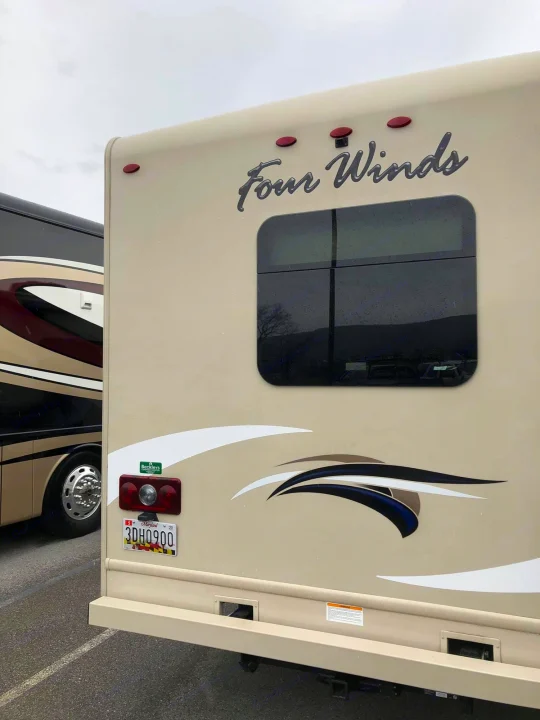 Thor Motor Coach Four Winds 2017