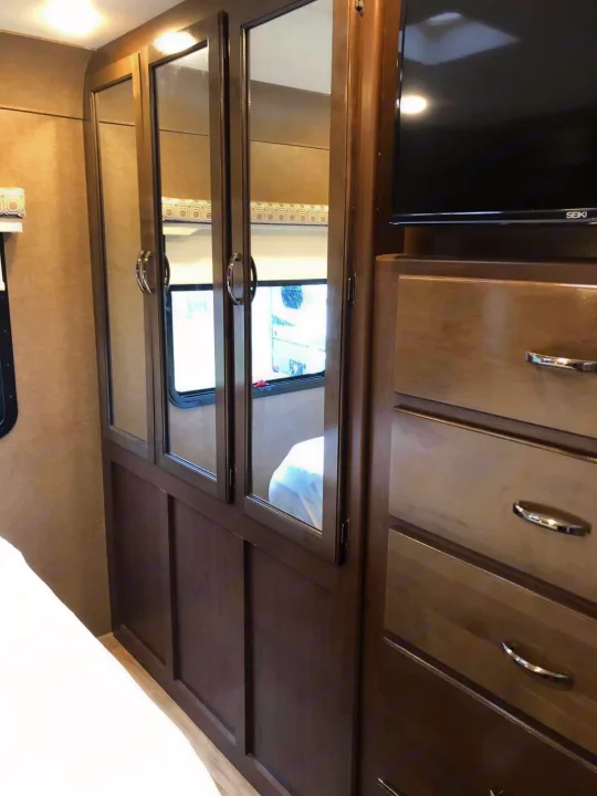Thor Motor Coach Four Winds 2017