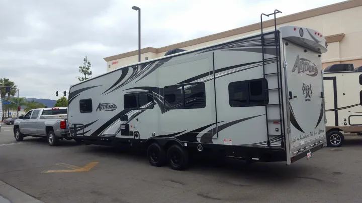 Eclipse Recreational Vehicles Attitude 2017