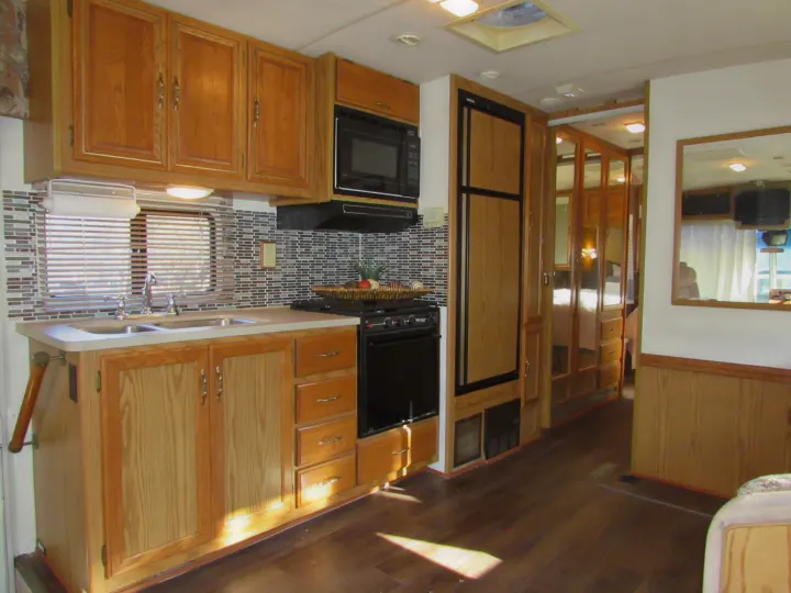 Winnebago Adventurer 1996