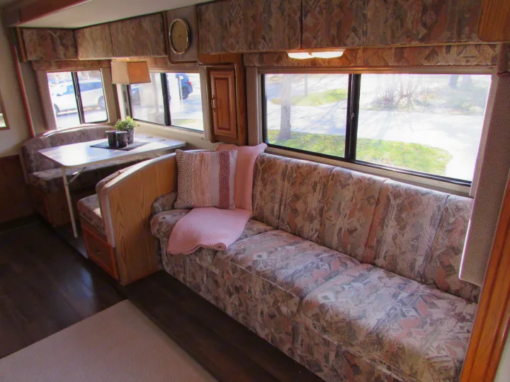 Winnebago Adventurer 1996