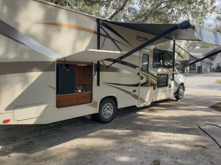 Thor Motor Coach Freedom Elite 2016