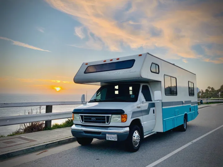 Cruise the California Coast, Mountains or Desert and turn heads with this custom C class RV. Other Four Winds Five Thousand 2004