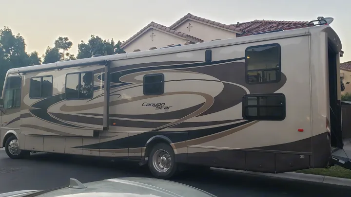 Newmar Canyon Star 2012