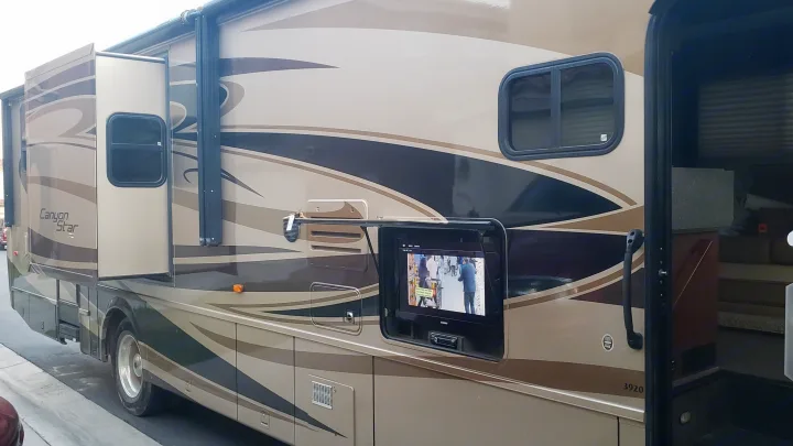 Newmar Canyon Star 2012